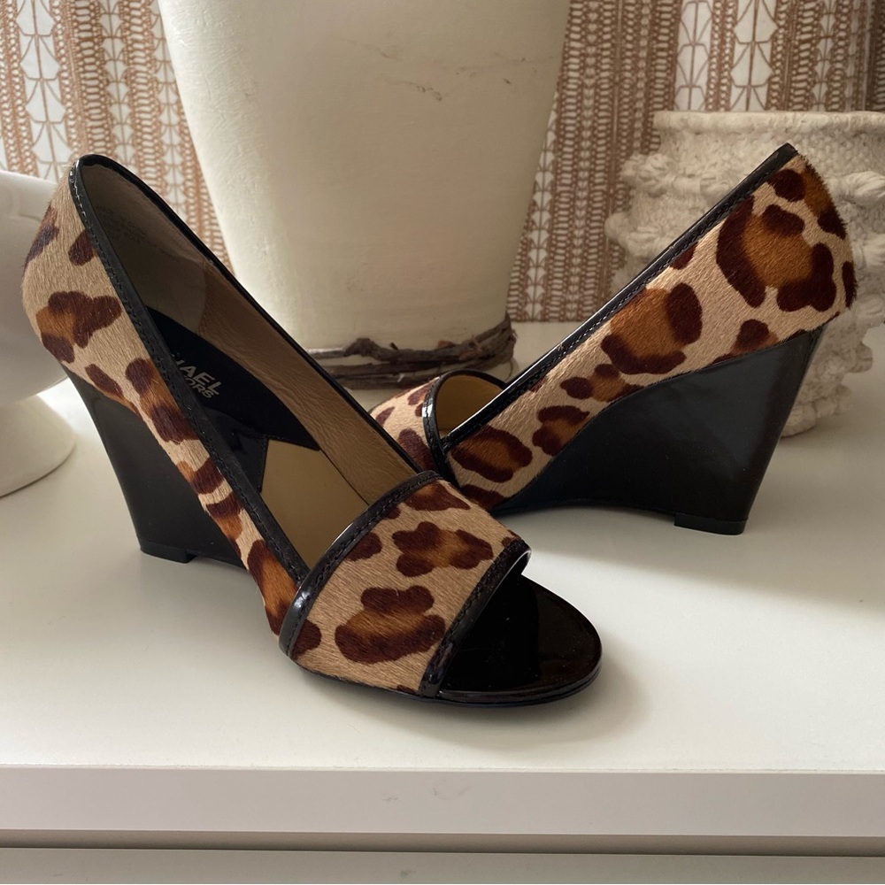 Michael Kors Leopard Haircalf Fur Wedge Open Toe Heels Size 6 1/2